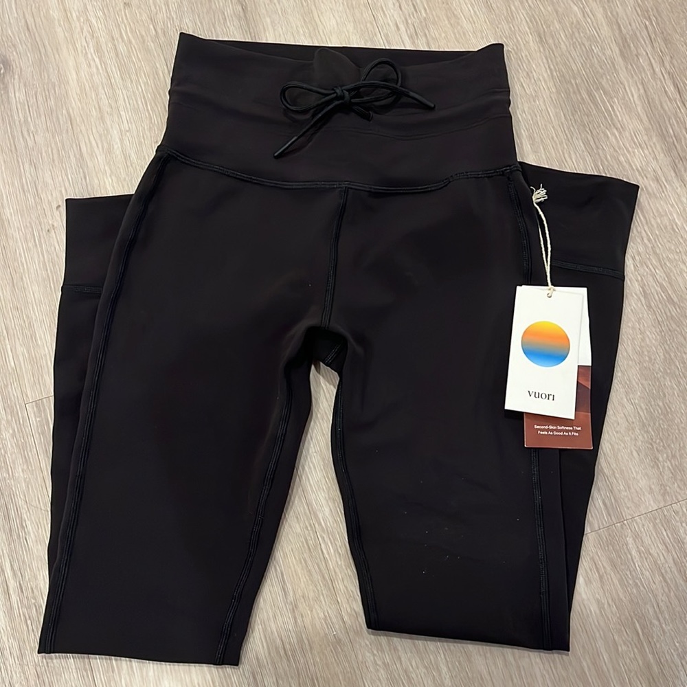 Vuori Daily Legging in Black - Brand New with Tag - Size XS